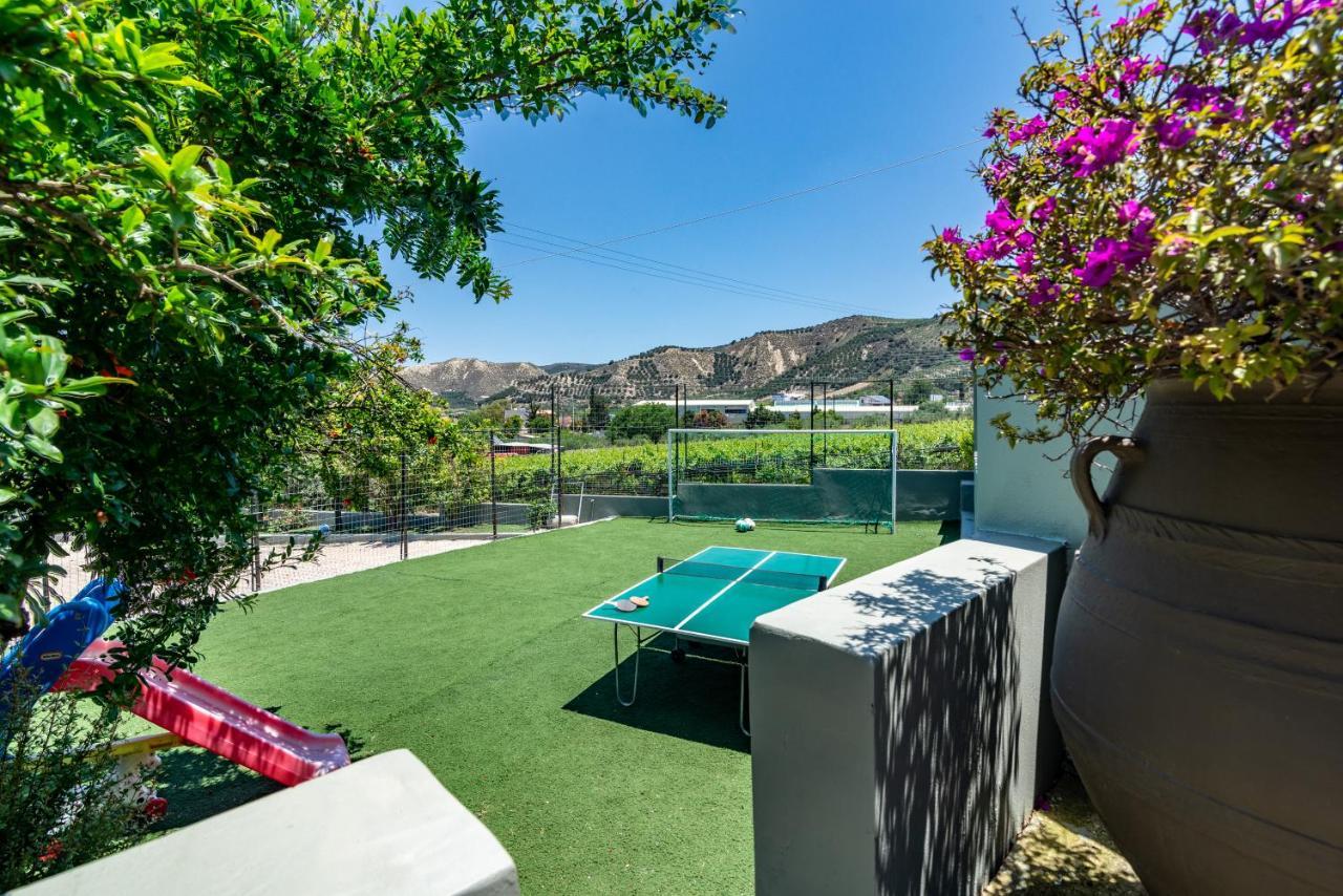 House With Pool & Garden For Families & Friends 1