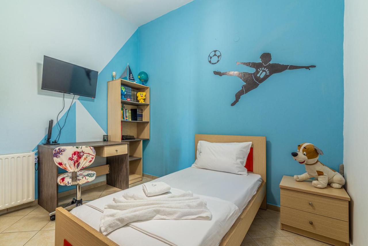 House With Pool & Garden For Families & Friends 1 *