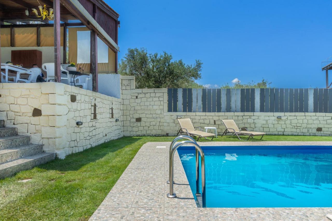 Apartment House With Pool & Garden For Families & Friends 1 Iraklio